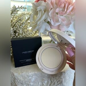 NIB - Laura Mercier - Translucent Pressed Talc-Free Waterproof Setting Powder